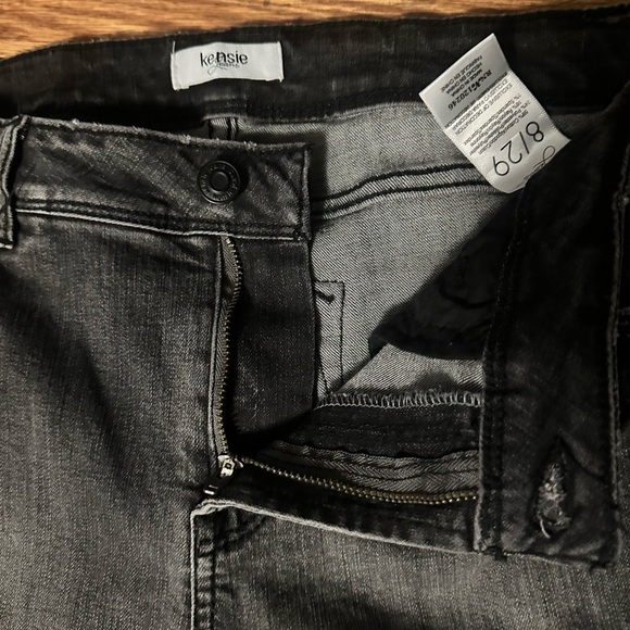 Kensie Embroidered Jeans With Flowers, Cropped Mid Rise Distressed Black - Picture 6 of 10